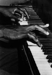 Foto_2: Memphis Slim's hands
